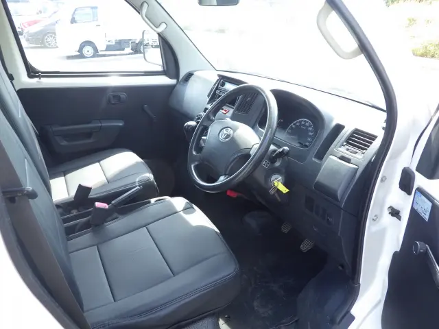 トヨタ タウンエーストラック DBF-S402U(2WD)の写真6