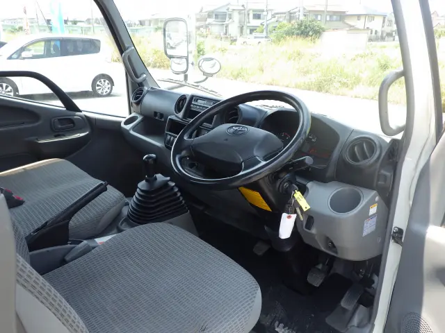 トヨタ ダイナ TKG-XZU600(2WD)の写真6