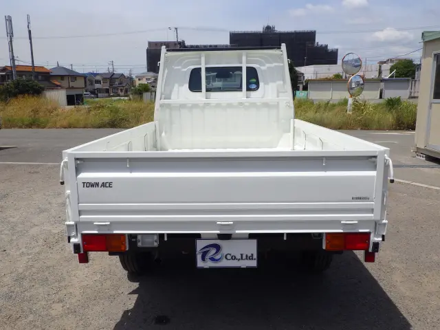 トヨタ タウンエーストラック 5BF-S403U(2WD)の写真5