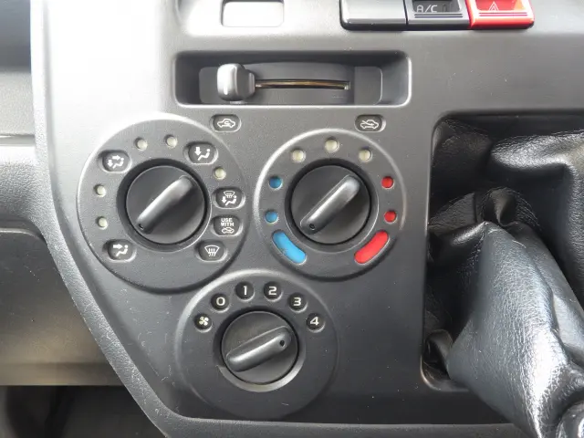 トヨタ タウンエーストラック 5BF-S403U(2WD)の写真12