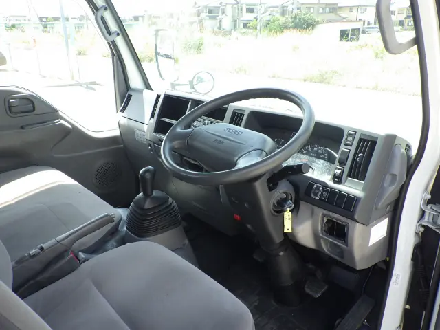 いすゞ エルフ TKG-NKR85A(2WD)の写真6