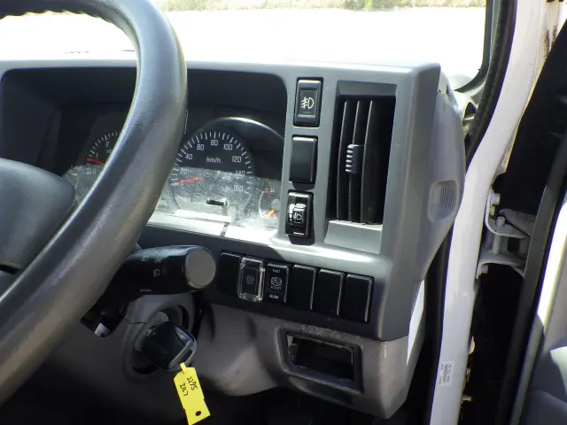 いすゞ エルフ TKG-NKR85A(2WD)の写真13