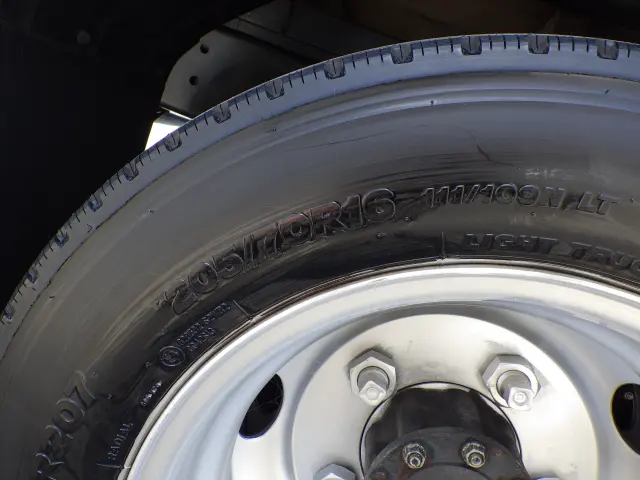 いすゞ エルフ TKG-NKR85A(2WD)の写真29