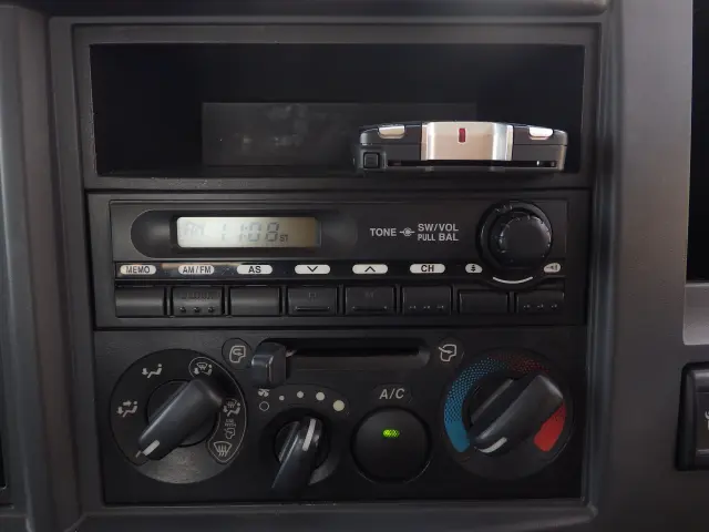 いすゞ エルフ TKG-NNR85AR(2WD)の写真10