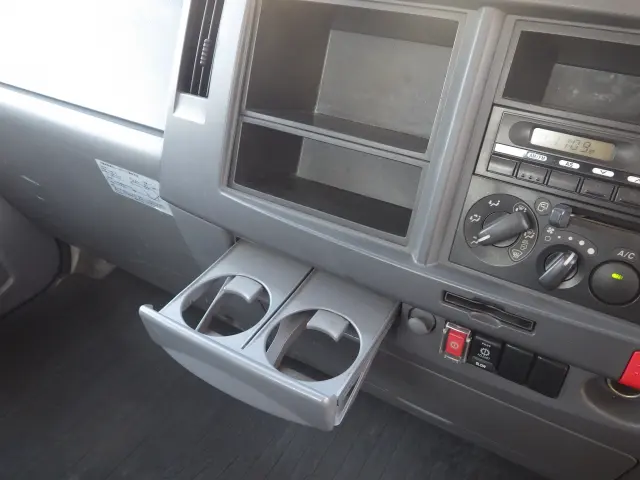 いすゞ エルフ TKG-NNR85AR(2WD)の写真14
