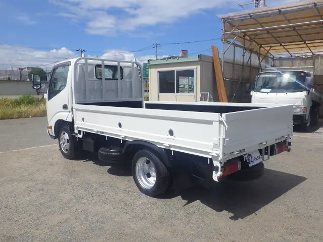 トヨタ ダイナ TKG-XZC605(2WD)の写真2