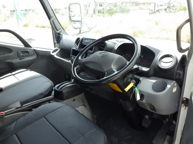 トヨタ ダイナ TKG-XZC605(2WD)の写真6