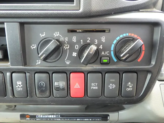 トヨタ ダイナ TKG-XZC605(2WD)の写真11