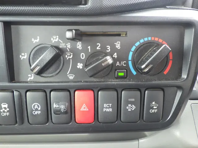 トヨタ ダイナ TPG-XZU605(2WD)の写真11