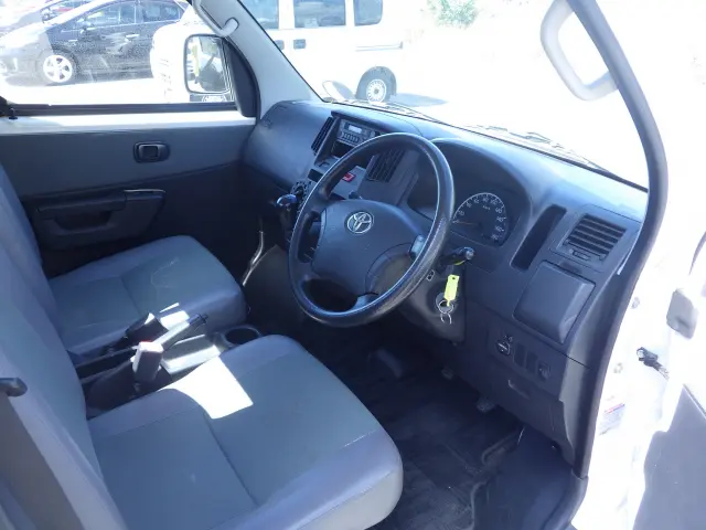 トヨタ ライトエーストラック DBF-S402U(2WD)の写真6