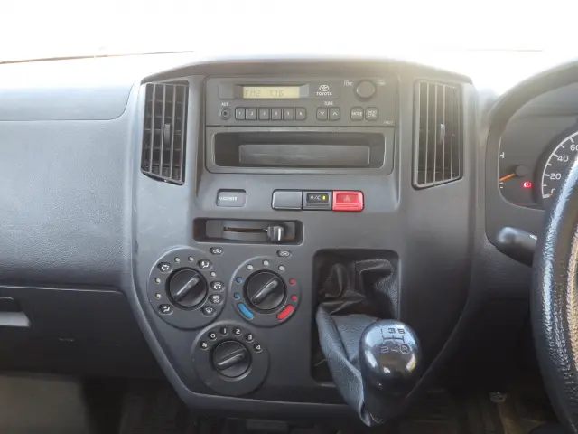 トヨタ ライトエーストラック DBF-S402U(2WD)の写真9