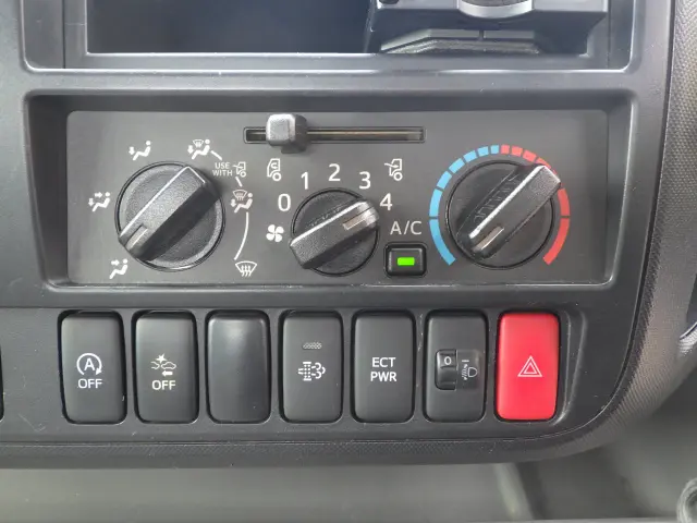 トヨタ ダイナ TPG-XZU710(2WD)の写真12