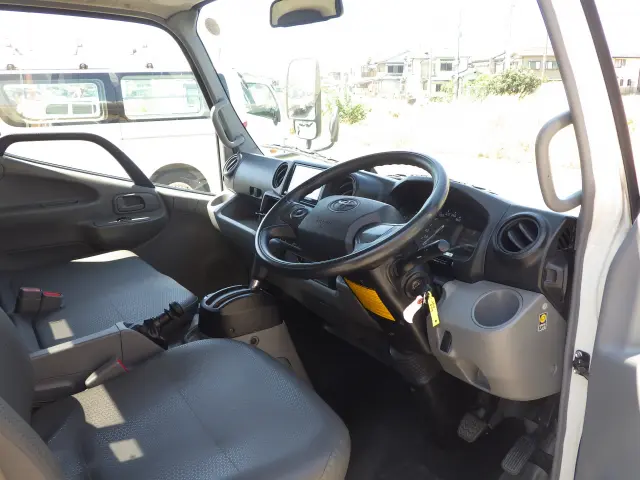 トヨタ ダイナ 2RG-XZC605(2WD)の写真6