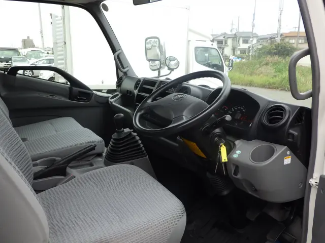 トヨタ ダイナ TKG-XZU700(2WD)の写真6