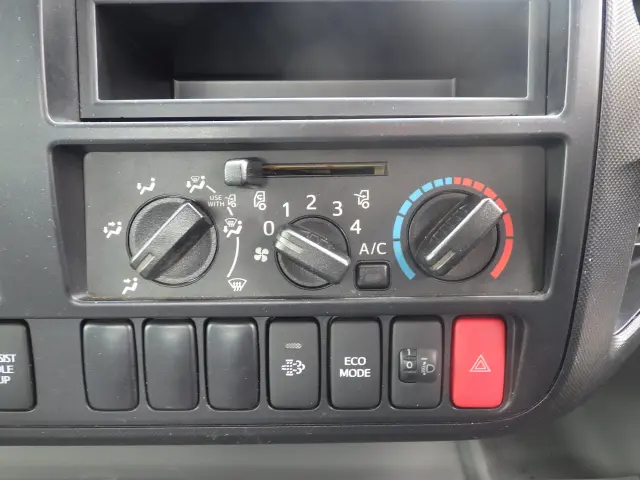 トヨタ ダイナ TKG-XZU700(2WD)の写真11