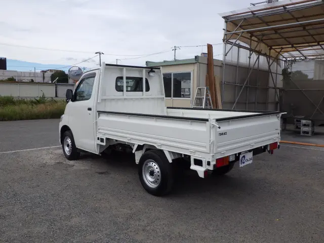 トヨタ タウンエーストラック 5BF-S403U(2WD)の写真2