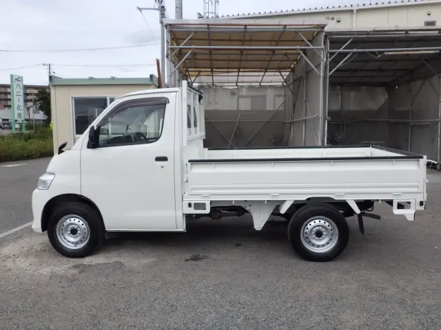 トヨタ タウンエーストラック 5BF-S403U(2WD)の写真3