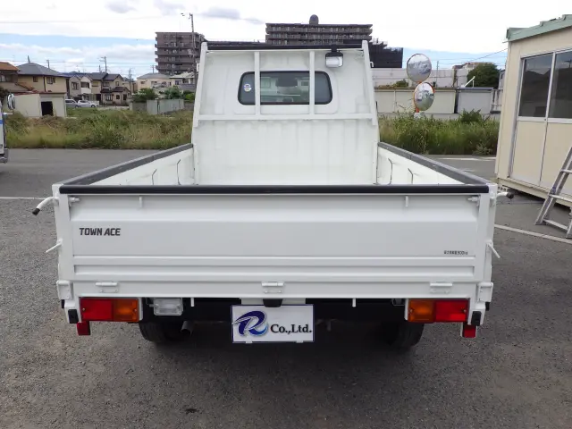 トヨタ タウンエーストラック 5BF-S403U(2WD)の写真5