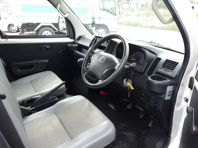 トヨタ タウンエーストラック 5BF-S403U(2WD)の写真6