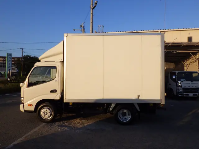 トヨタ ダイナ 2RG-XZC605(2WD)の写真3