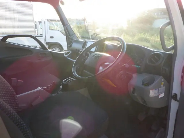 トヨタ ダイナ 2RG-XZC605(2WD)の写真6