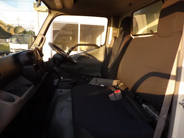トヨタ ダイナ 2RG-XZC605(2WD)の写真8