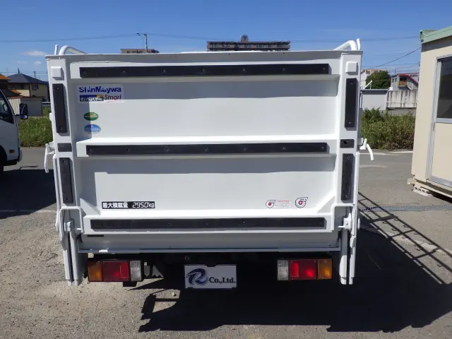 いすゞ エルフ TRG-NKR85A(2WD)の写真5