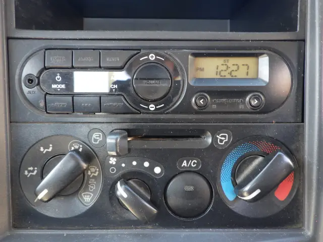 いすゞ エルフ TRG-NKR85A(2WD)の写真10