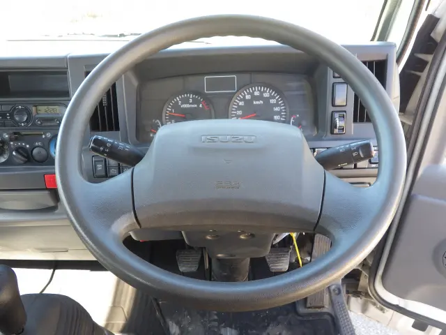 いすゞ エルフ TRG-NKR85A(2WD)の写真17