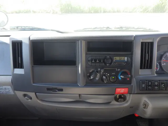マツダ タイタン TRG-LKR85A(2WD)の写真9
