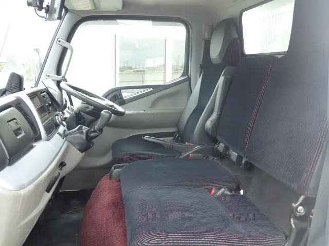 三菱 キャンター 2RG-FBA60(2WD)の写真8