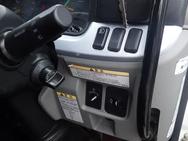 三菱 キャンター 2RG-FBA60(2WD)の写真16