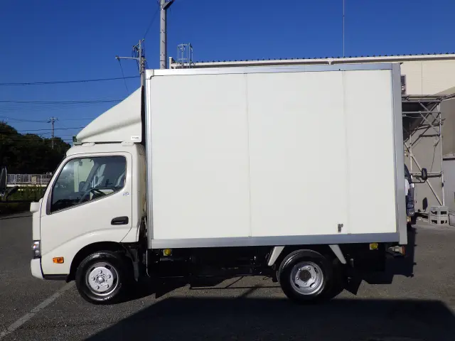 トヨタ ダイナ 2RG-XZC605(2WD)の写真3