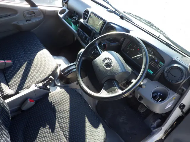 トヨタ ダイナ 2RG-XZC605(2WD)の写真6