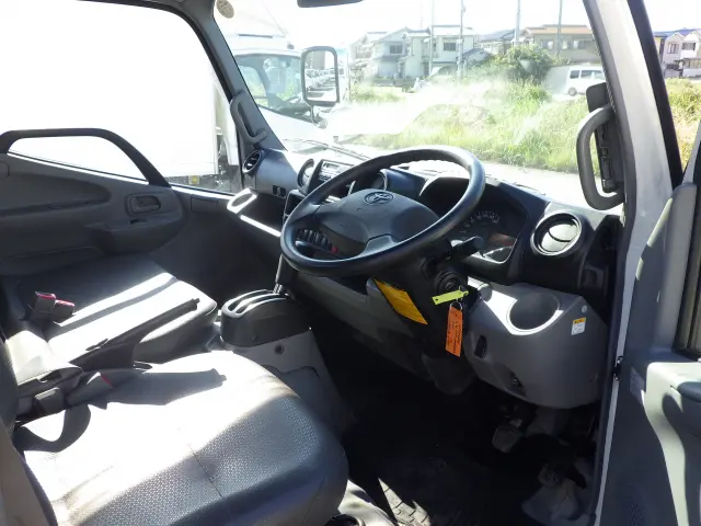 トヨタ ダイナ TKG-XZC645(2WD)の写真6