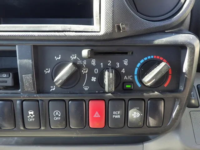 トヨタ ダイナ TKG-XZC645(2WD)の写真11