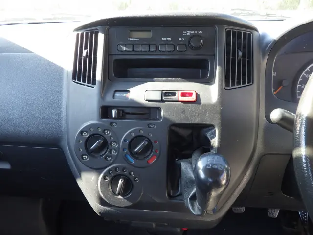 トヨタ タウンエーストラック DBF-S402U(2WD)の写真9