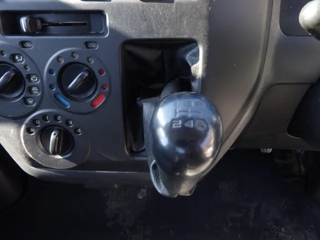 トヨタ タウンエーストラック DBF-S402U(2WD)の写真12