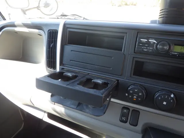 三菱 キャンター 2RG-FBA60(2WD)の写真11