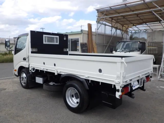 トヨタ ダイナ 2RG-XZU605(2WD)の写真2