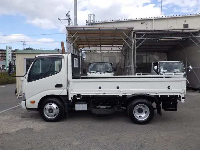 トヨタ ダイナ 2RG-XZU605(2WD)の写真3