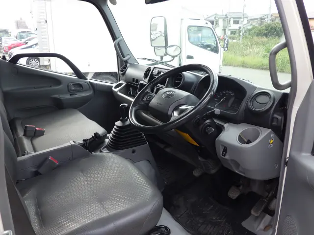 トヨタ ダイナ 2RG-XZU605(2WD)の写真6