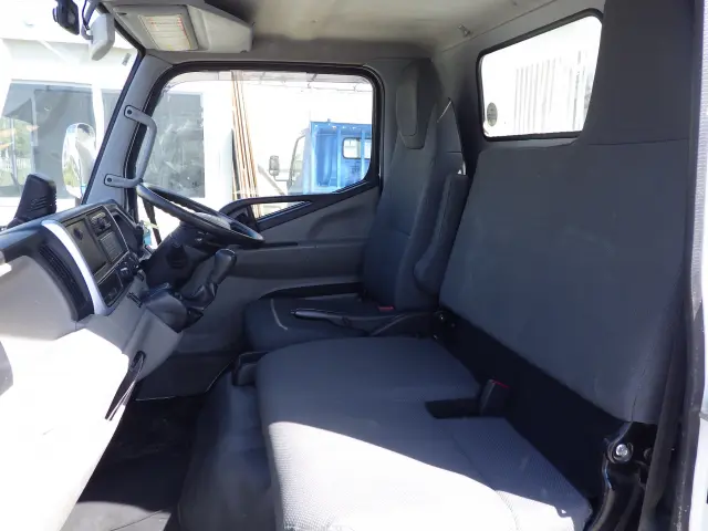 三菱 キャンター 2RG-FBA60(2WD)の写真8