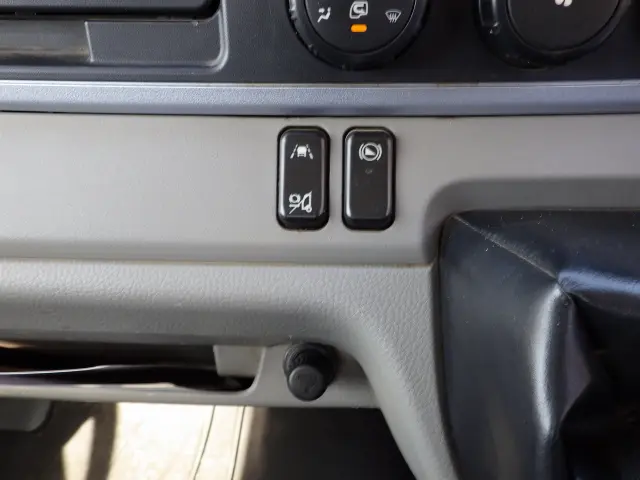 三菱 キャンター 2RG-FBA60(2WD)の写真13