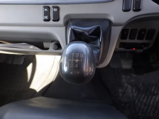 三菱 キャンター 2RG-FBA60(2WD)の写真16