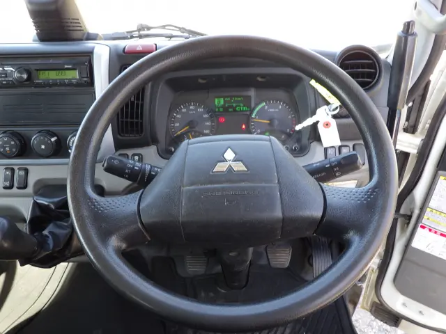 三菱 キャンター 2RG-FBA60(2WD)の写真17