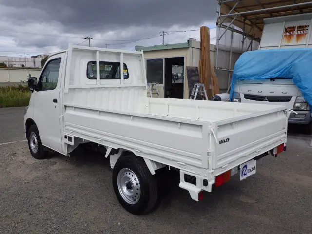 トヨタ タウンエーストラック 5BF-S403U(2WD)の写真2