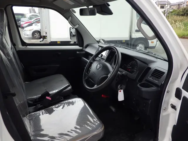 トヨタ タウンエーストラック 5BF-S403U(2WD)の写真6