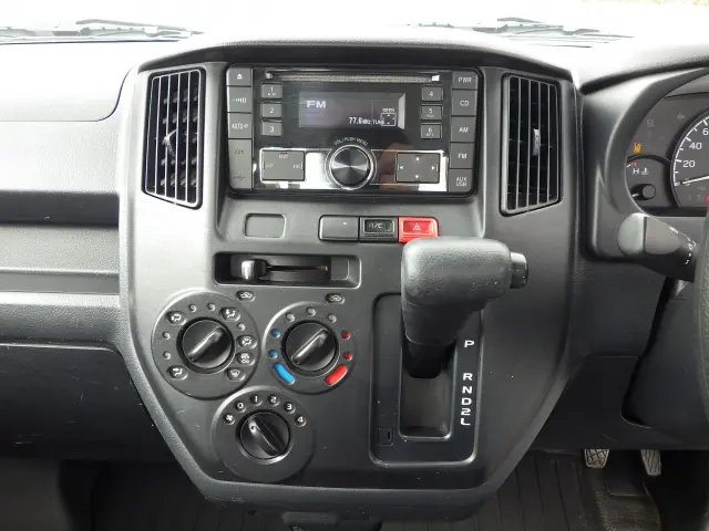 トヨタ タウンエーストラック 5BF-S403U(2WD)の写真9