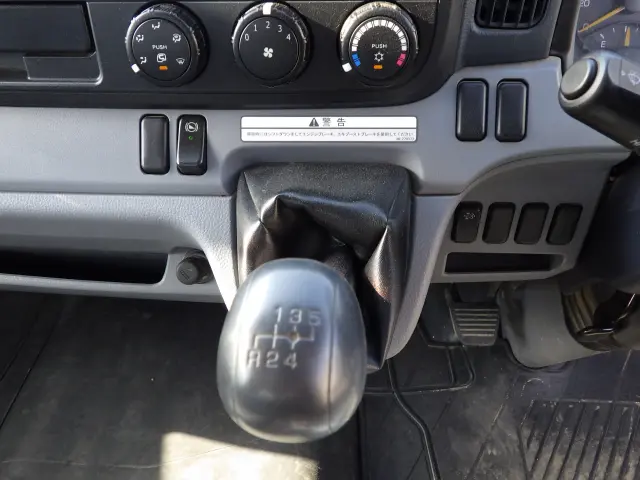 三菱 キャンター TKG-FEBMO(2WD)の写真13